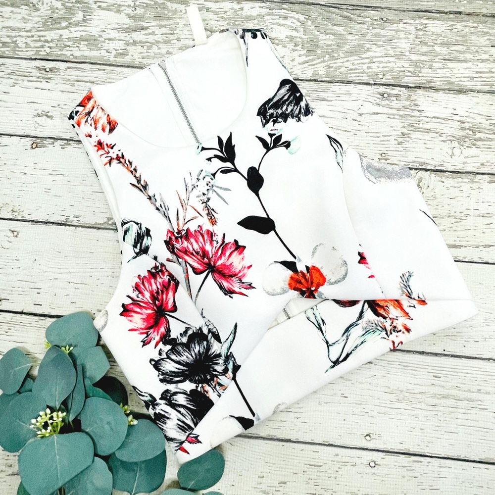 State of Being Floral Cut Out Detail Tank Top